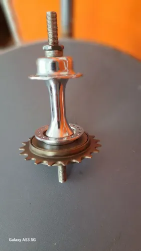 Cubo de roda bicicleta monark antiga pra 18 raios. 