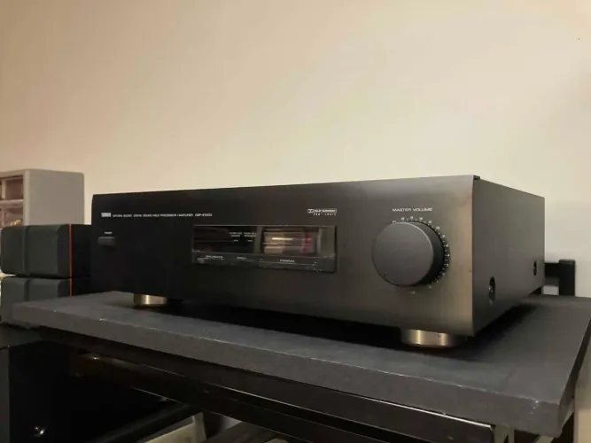 Amplificador yamaha DSP-E1000