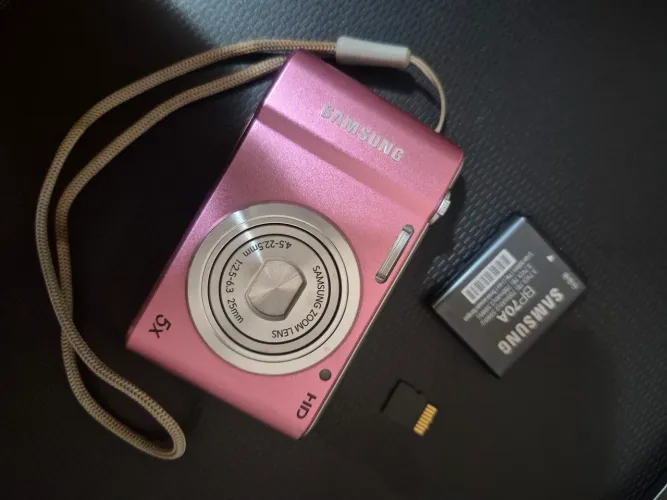 Câmera Samsung Rosa ST68