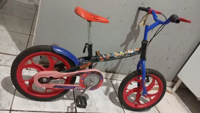 Vendo uma bicicleta infantil aro16