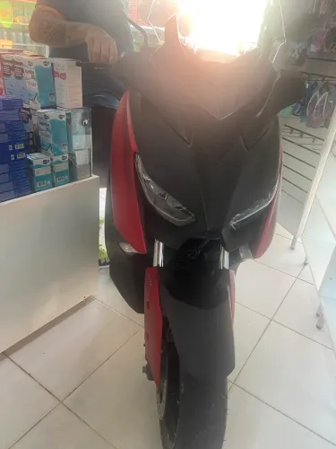 X Max 