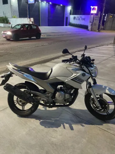 Vendo ou troco fazer 250 2015 flex