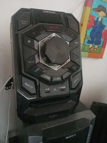 Mini sistem Samsung 2 caixas pega 2 pendrav 2 cartão de memória e via bluetofe