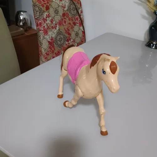Briquedo cavalo de barracha