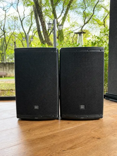 Par de caixas de som JBL EON 615