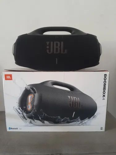 JBL boombox 4