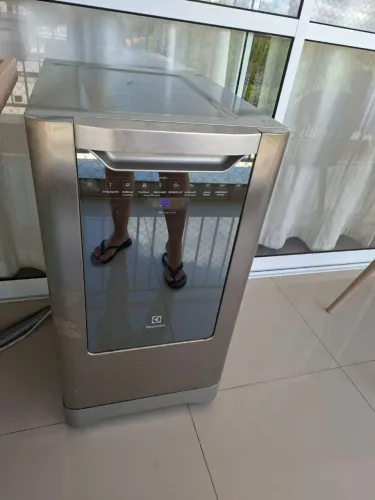 Máquina de lavar louça 10 serviços Electrolux 
