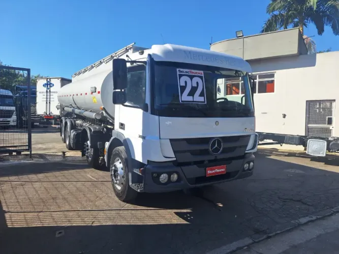 Mercedes Benz Atego 3026 8x2 21/22 tanque Tankar 23mts