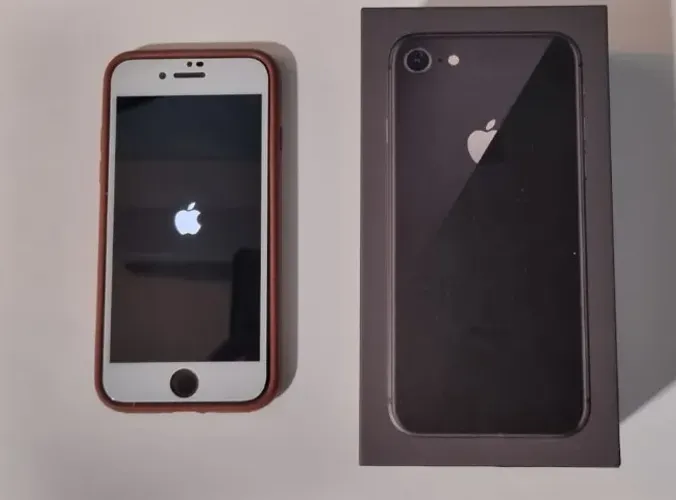IPHONE 8 64gb COM CAIXA E NOTA FISCAL - SEM MARCAS DE USO