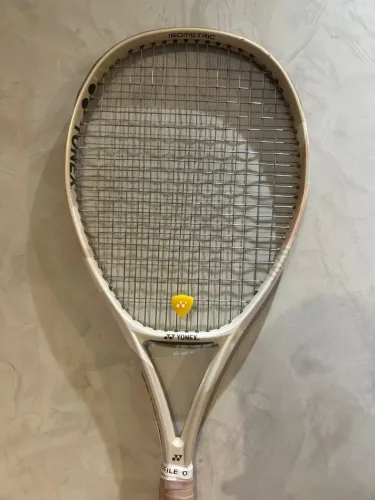 Raquete Yonex Vcor 100