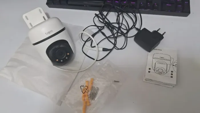 Câmera de segurança externa TP-Link Tapo C500 V2, em excelente estado.
