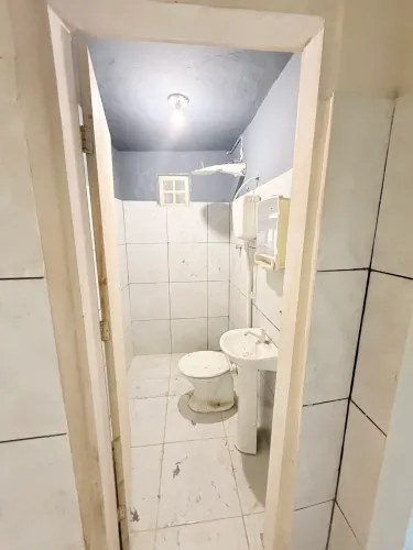 VENDO CASA COM 3 KITNET