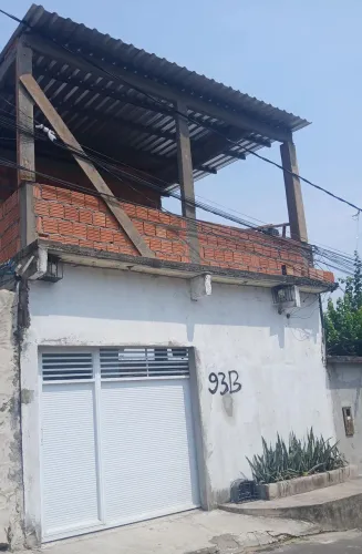 Somente venda.  Casa nova. Toda no blindex não  paga energia  aqui. Somente agua. 