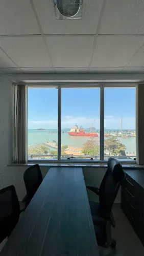 Conjunto Comercial Mobiliado com 3 Salas no Petro Office  Imbetiba | Próximo à Petrobras -