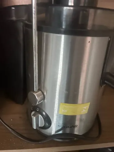 Espremedor de frutas e legumes para suco.