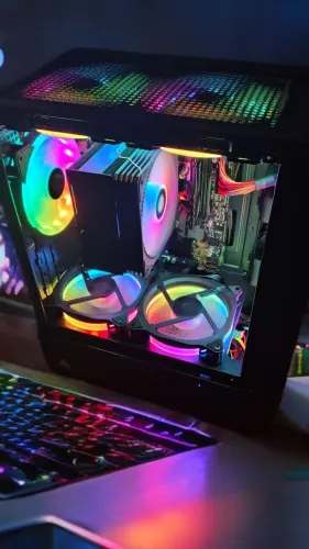 PC RYZEN 5 5600G + RX 6600 8GB + RAM 16GB + SSD 512GB + MONITOR 1080P 75HZ !