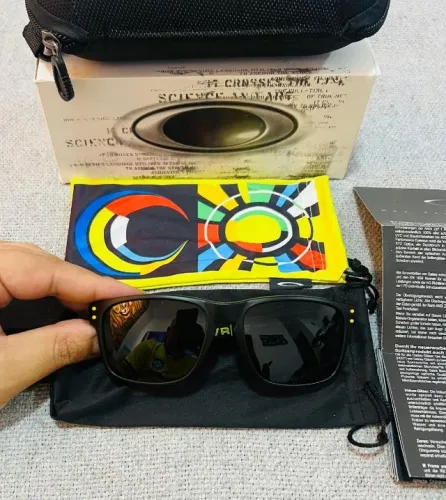 Óculos de Sol Oakley Holbrook Valentino Rossi VR46