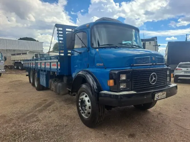 M.benz 1316 6x2 truck carroceria