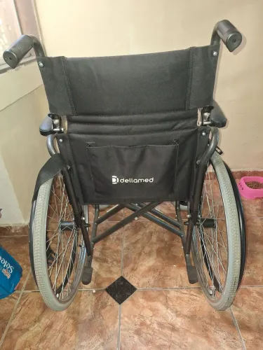 Cadeira de Rodas Dellamed Dobrável