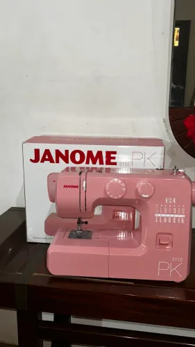 Máquina de Costura Janome 3112 PK + 100m de tecidos +/- Semi Nova na Garantia