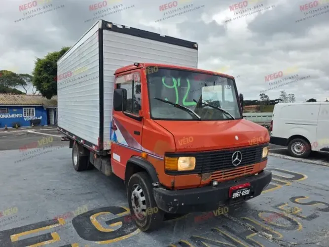 Mercedes Benz 709 Baú 1991/1992