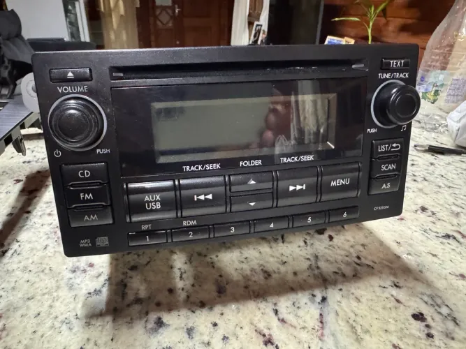 Rádio Original Subaru Clarion PF-3495 + Moldura do Painel