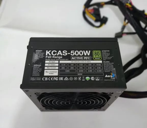 Fonte Aerocool para PC Gamer