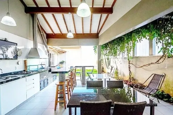 Casa para venda no condomínio Parque das Quaresmeiras - Campinas/SP