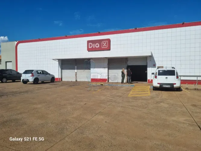 Galpão de 1.500m² com 24 vagas de garagem para locação - Centro em Serrana