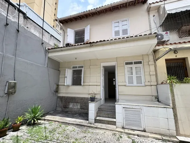 HIPPER OPORTUNIDADE !!! CASA EM CONDOMÍNIO NO MELHOR DA TIJUCA !!!
