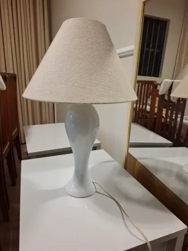 Abajur em cerâmica