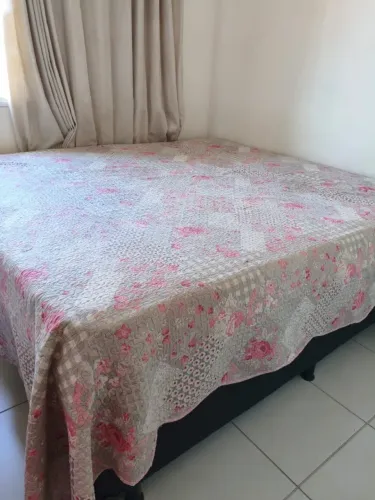 Cama King + Colchão em ótimo estado (super conservado)