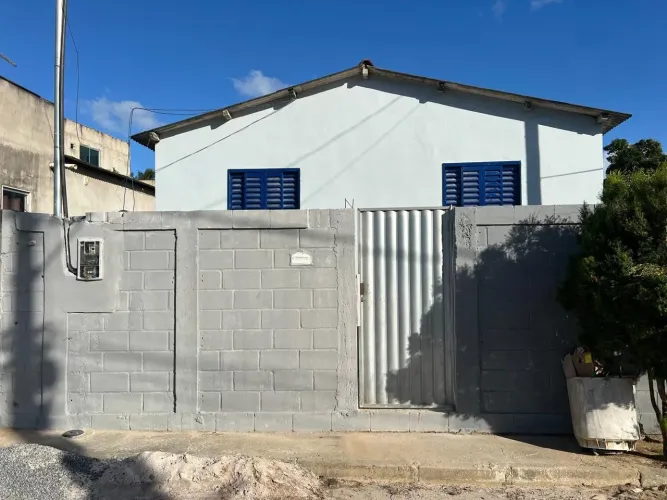 Vendo uma casa ou troco