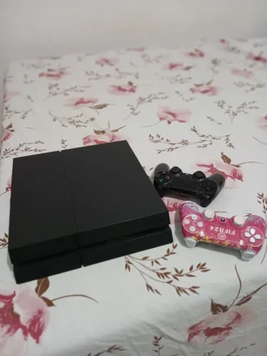 PS4 Completo com 2 Controles (PlayStation 4)