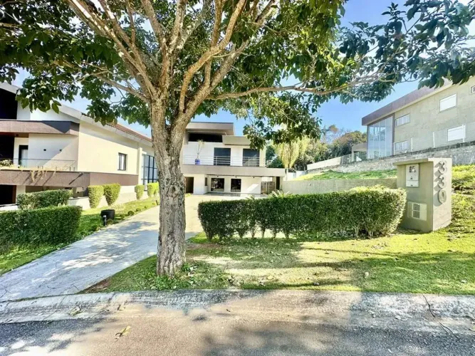 Cond. Vintage - Moderna, rua tranquila, 4 suítes (1 no térreo), piscina!