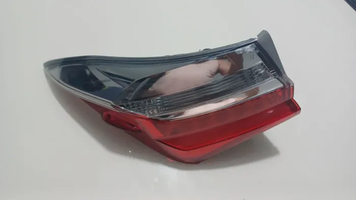LANTERNA LATERAL ESQUERDA COM LED,COROLLA 19/19  