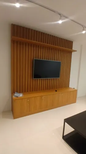 RACK RIPADO COM PAINEL