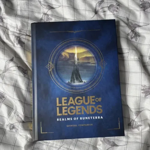 livro league of legends realms of runeterra guia (versão em inglês)