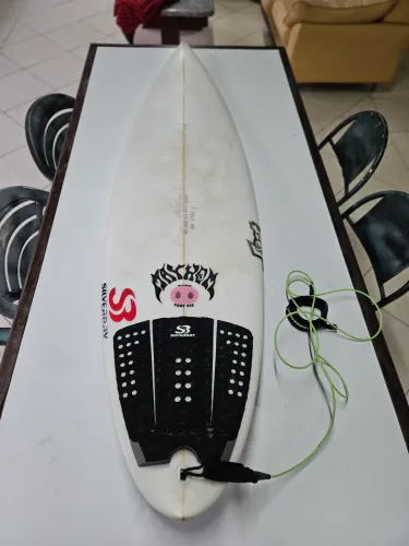 Prancha de surf Mayhem 6.2 com quilhas FCS