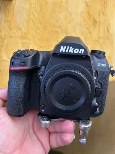 Nikon D780 FX Full Frame - Apenas 85 mil cliques