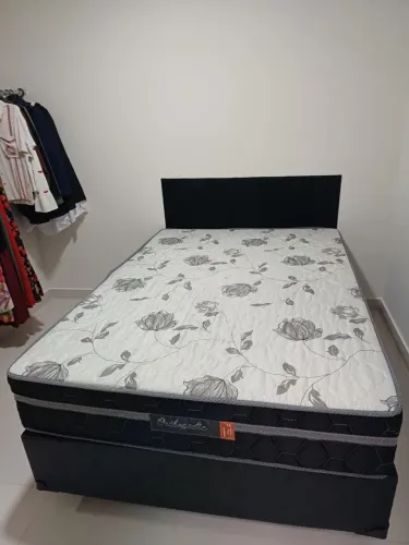 Vende-se Cama Box Casal