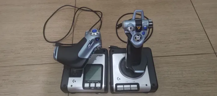 Hotas Logitech X52 em ótimo estado - Perfeito para simuladores!