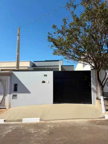 Casa à venda no bairro Residencial da Torre em Artur Nogueira/SP.