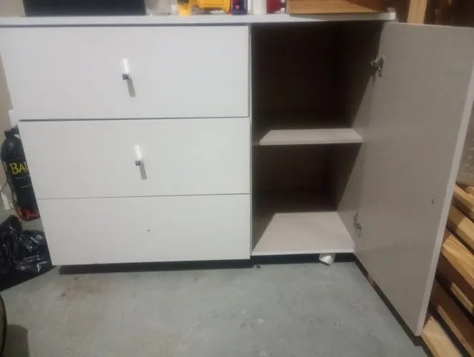 Cômoda branca para quarto 