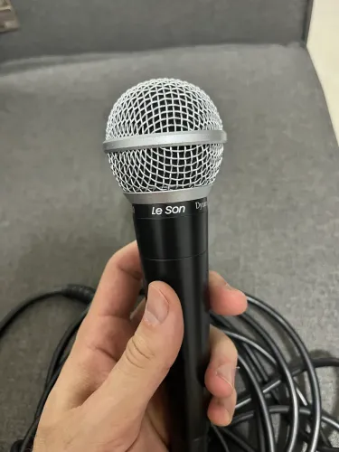 Microfone de fio