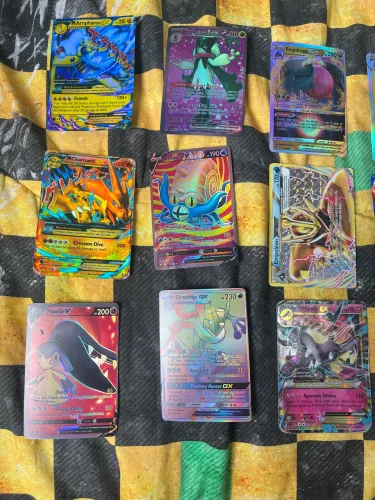 Coleção de cartas Ultra-Raras Raras e Comuns Pokémon +de 250 cartas 