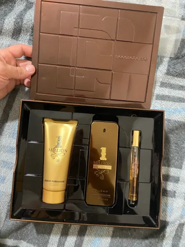 MILLION PROVÉ, paco rabanne kit , item de colecionador caixa em bronze.