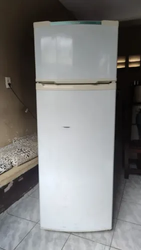 Geladeira Consul biplex CRD36 336 litros