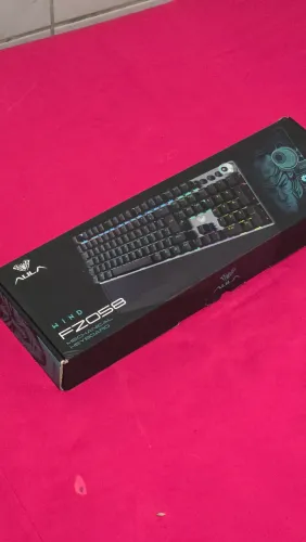 Teclado Mecânico RGB Switch Blue
