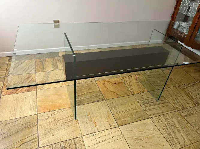 Mesa de jantar de vidro